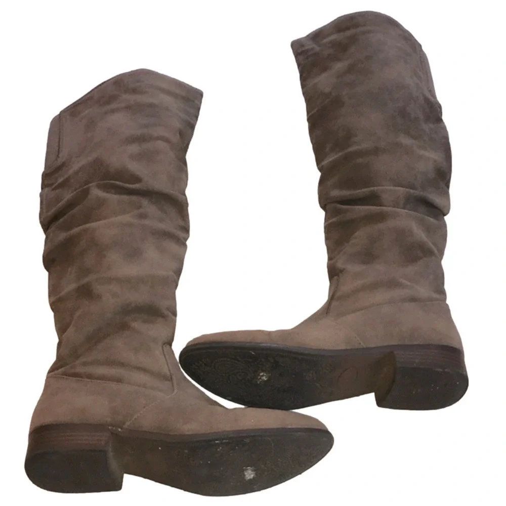 Slouchy Tall Boots Faux Suede in Taupe size 6